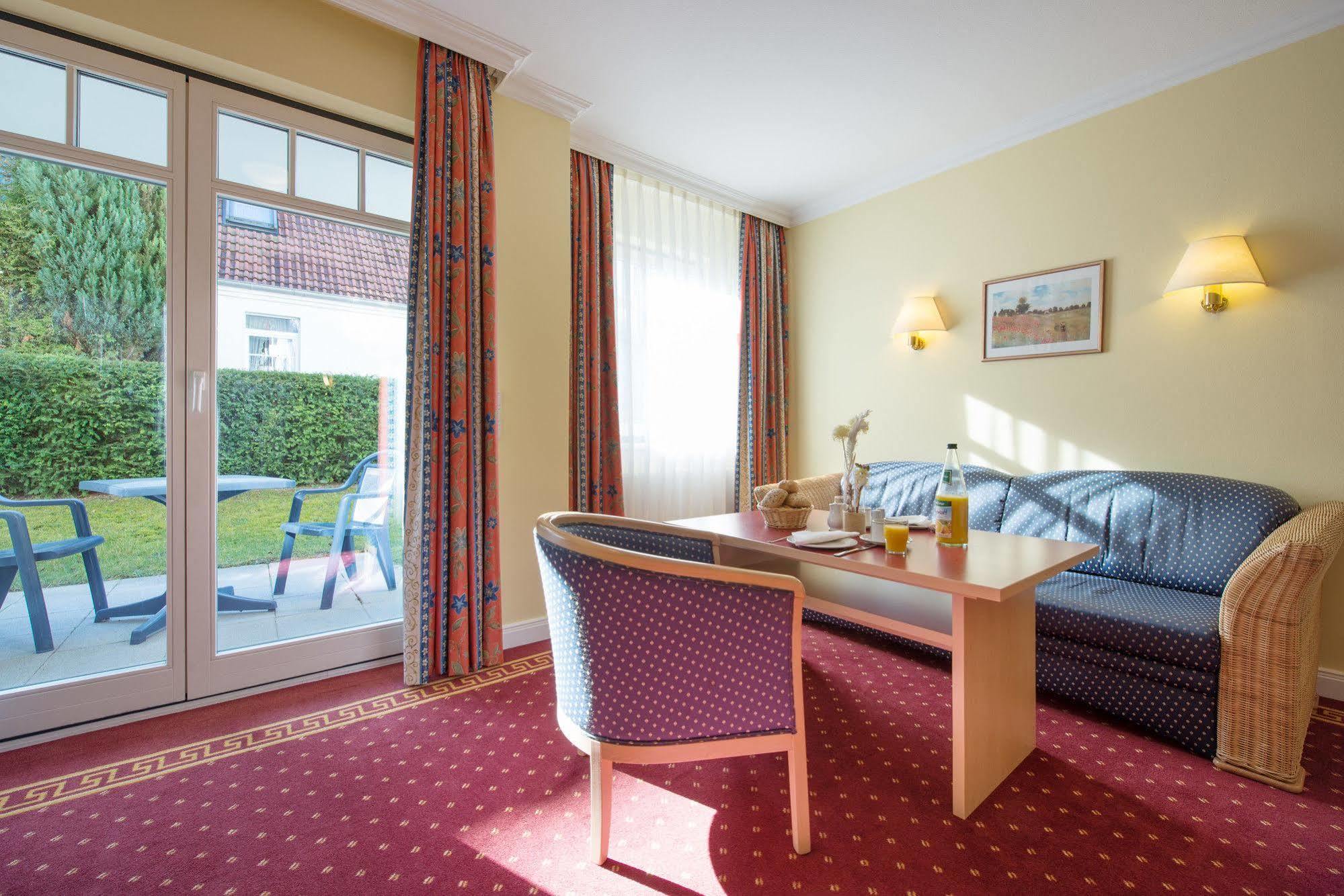 Aparthotel Kuehlungsborn, Villa Am Konzertgarten Bagian luar foto