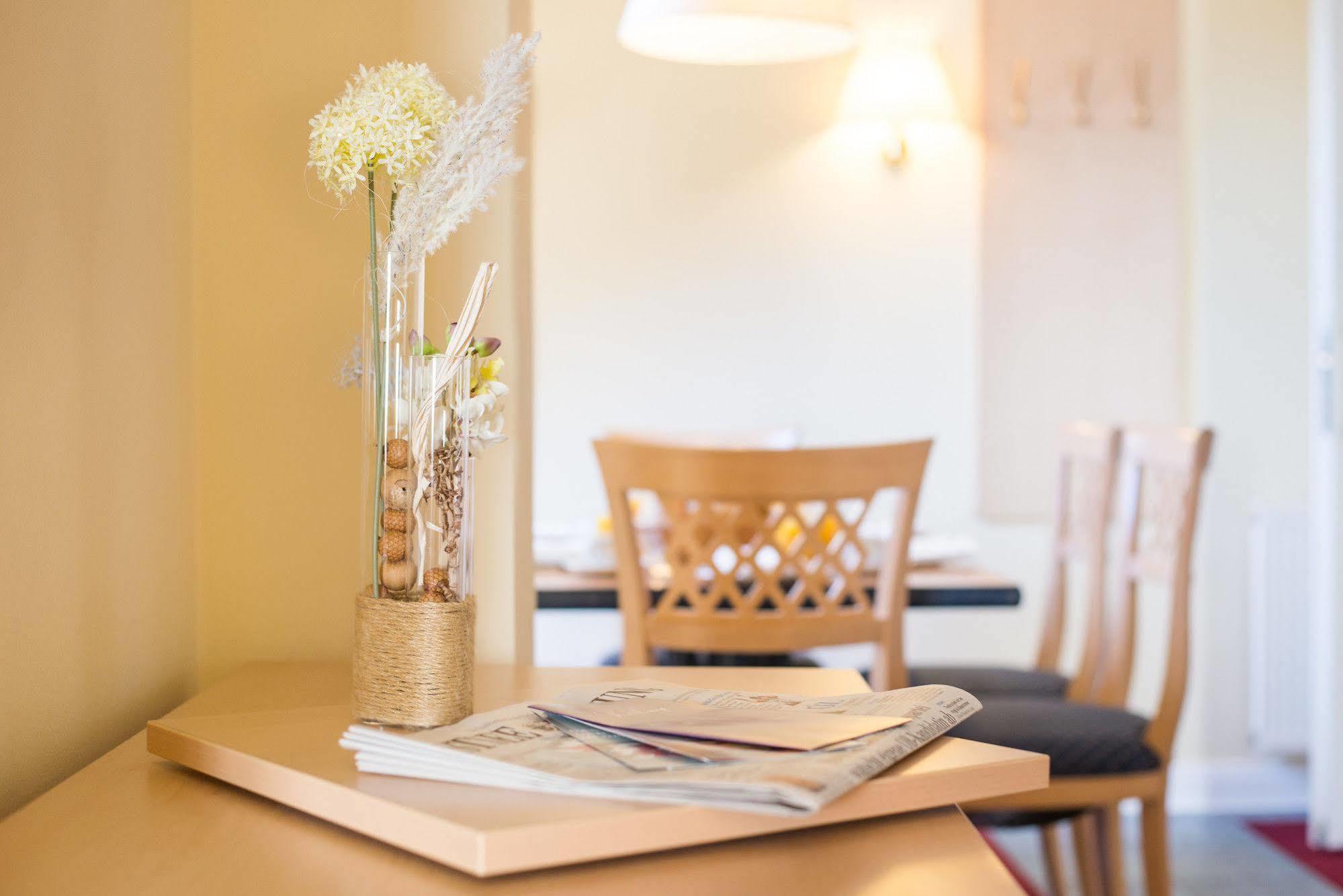 Aparthotel Kuehlungsborn, Villa Am Konzertgarten Bagian luar foto