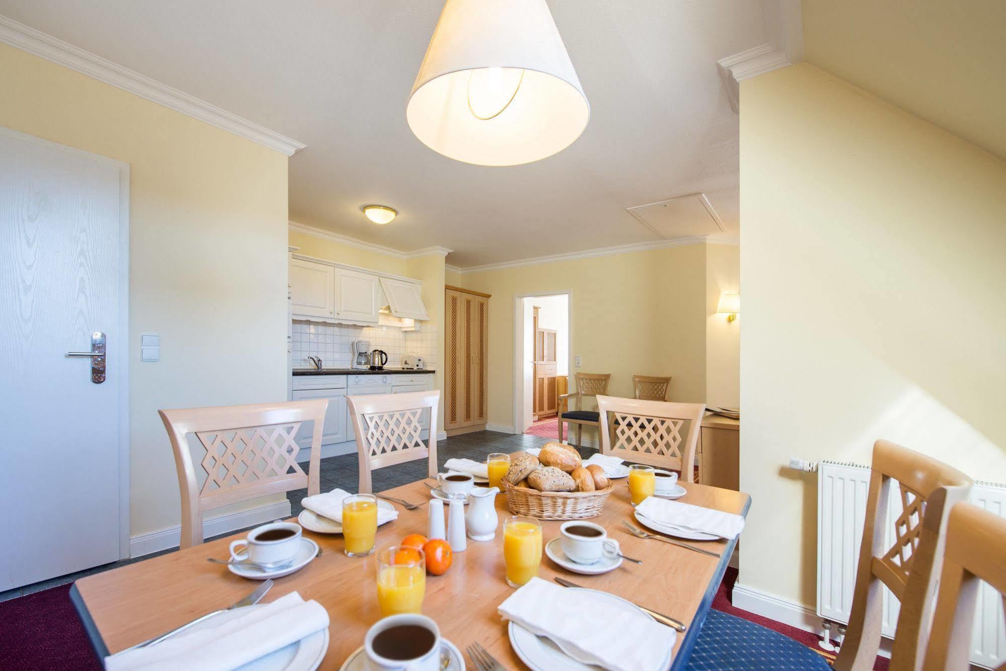 Aparthotel Kuehlungsborn, Villa Am Konzertgarten Bagian luar foto