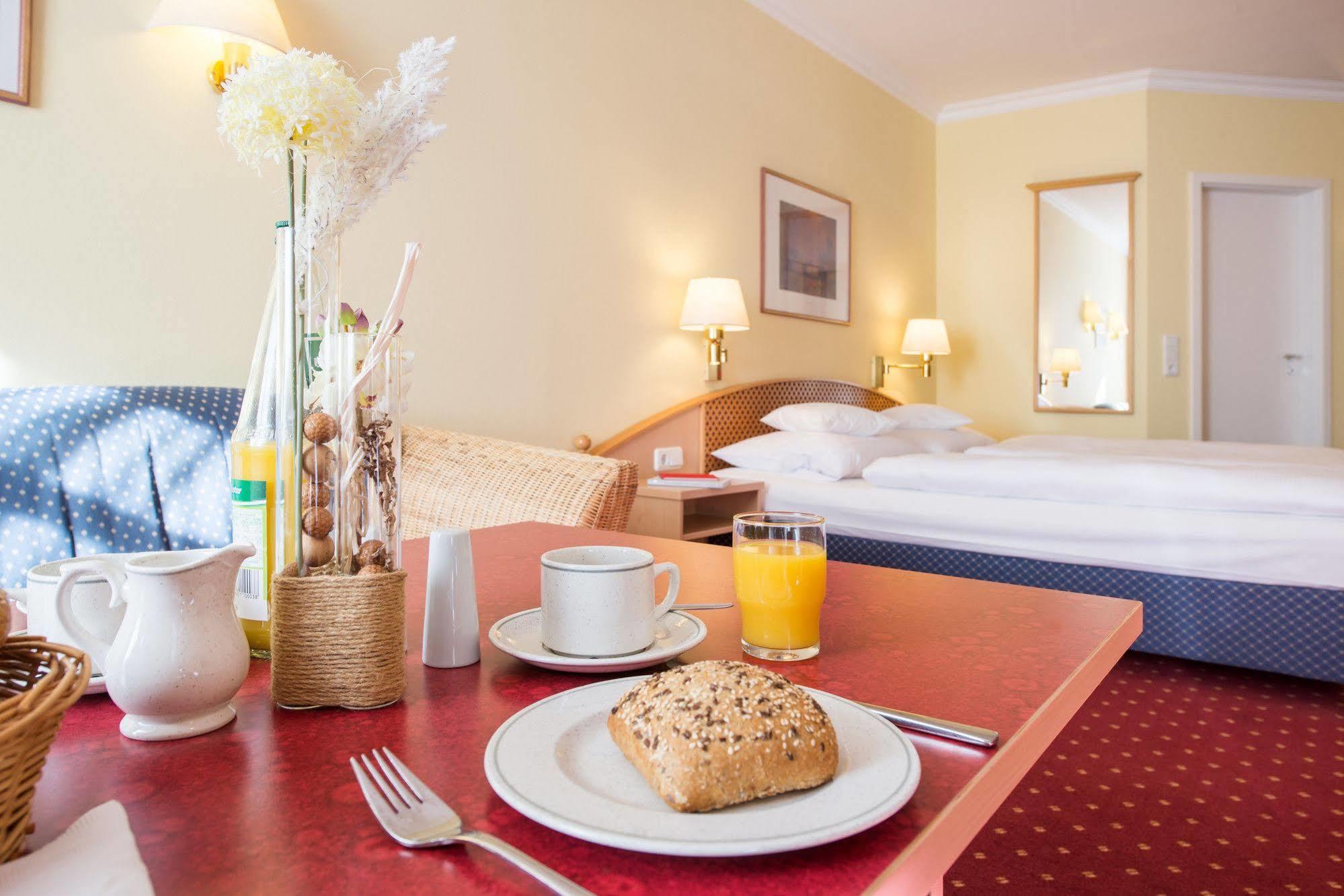 Aparthotel Kuehlungsborn, Villa Am Konzertgarten Bagian luar foto