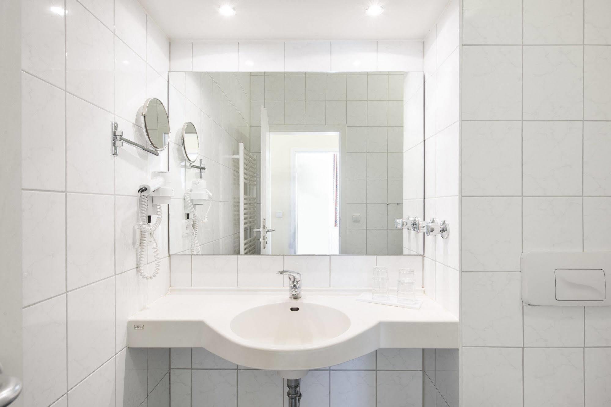 Aparthotel Kuehlungsborn, Villa Am Konzertgarten Bagian luar foto