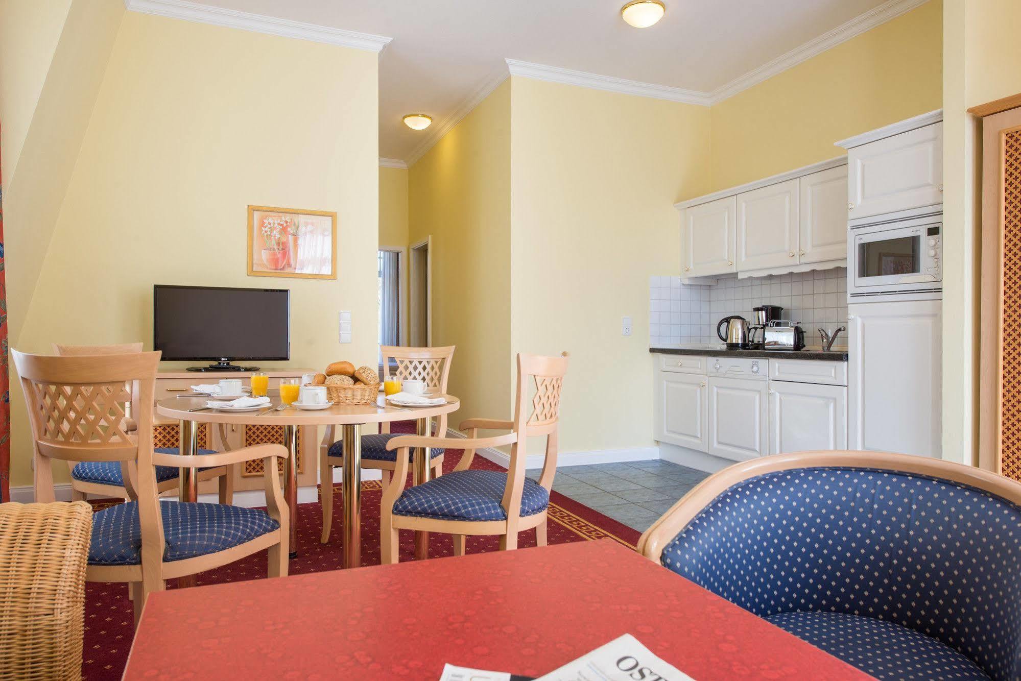 Aparthotel Kuehlungsborn, Villa Am Konzertgarten Bagian luar foto